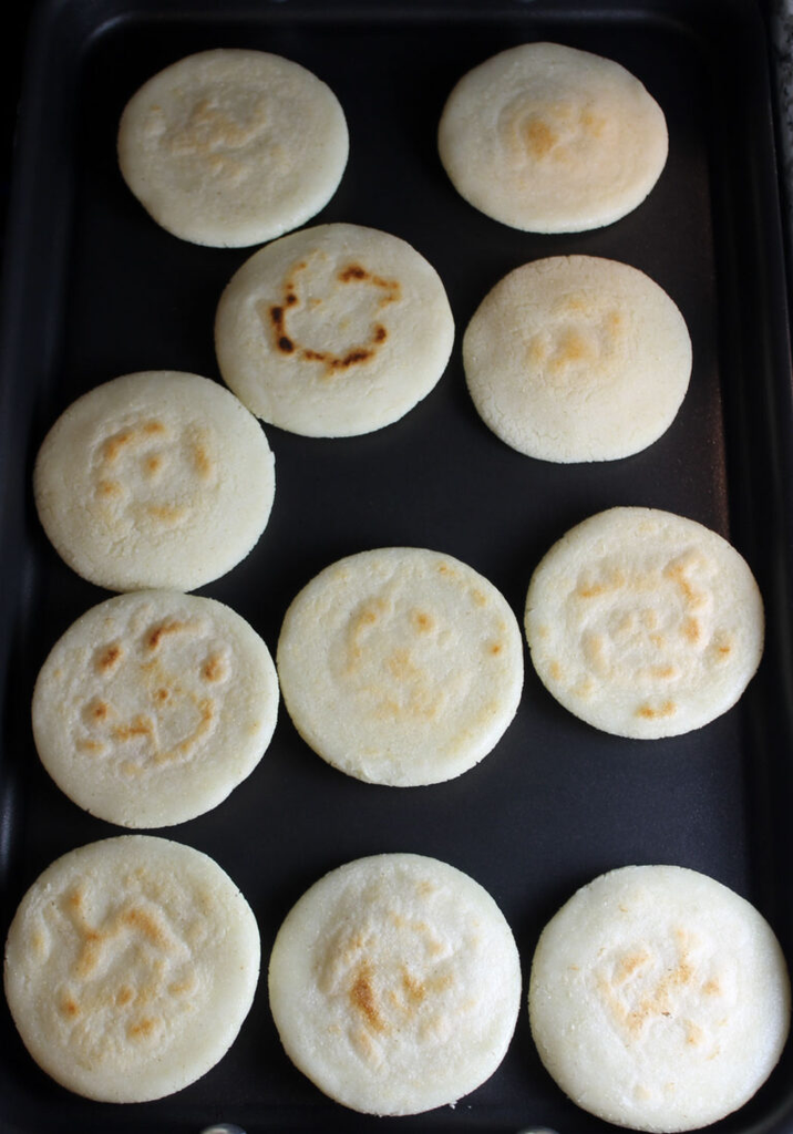 Arepitas Para Horno Rellena Congelada