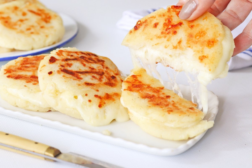 [00009] Arepa De Maiz Blanca Con Rellena De Queso 700g 5Und